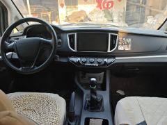 Forthing Lingzhi M5 1.6L Practical 7-seater - ფოტო 16
