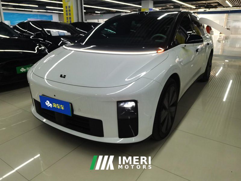 Li Auto i6 AWD Edition - ავტომობილი ჩინეთიდან