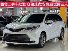 Toyota Sienna Dual-Engine 2.5L 4WD Luxury Edition - photo 1