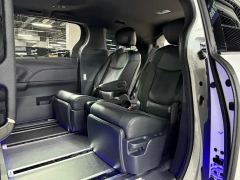 Toyota Sienna Dual-Engine 2.5L 4WD Luxury Edition - photo 10