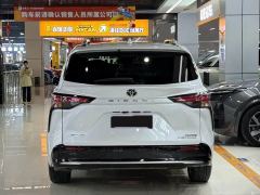 Toyota Sienna Dual-Engine 2.5L 4WD Luxury Edition - photo 4