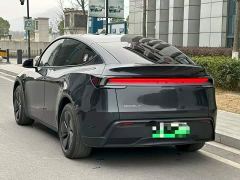 Tesla Model Y Rear-Wheel Drive - ფოტო 5