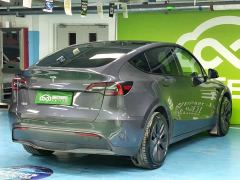 Tesla Model Y Long Range All-Wheel Drive - ფოტო 12