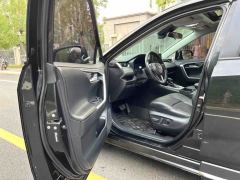 Toyota Wildlander Dual-Engine 2.5L RWD Luxury PLUS Edition - фото 4