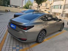 Lexus ES 200 Premium Edition - photo 2