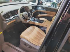 Denza D9 DM-i 1.5T 180km AWD Version 7 - ფოტო 14