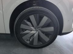Li Auto i8 Standard Edition - фото 6