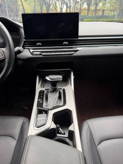 Geely Emgrand 400 1.5L CVT Version - ფოტო 17