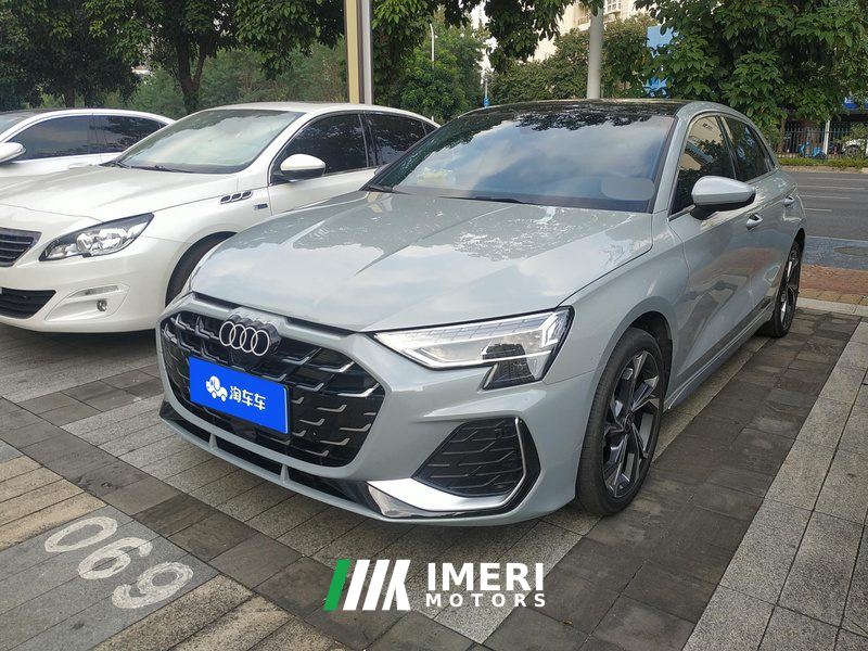 Audi A3 Sportback 35 TFSI Flying Spur Exclusive Edition