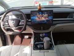 Denza D9 DM-i 1.5T 190km AWD Version 7 - фото 16