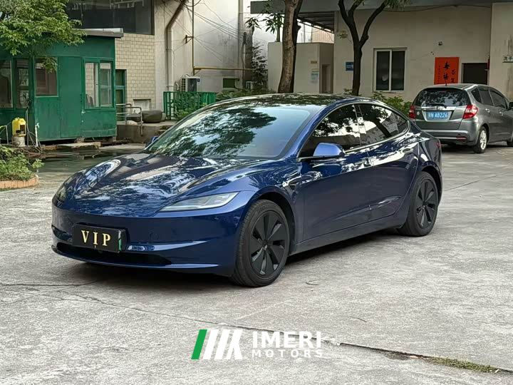 Tesla Model 3 Long Range All-Wheel Drive - автомобиль из Китая