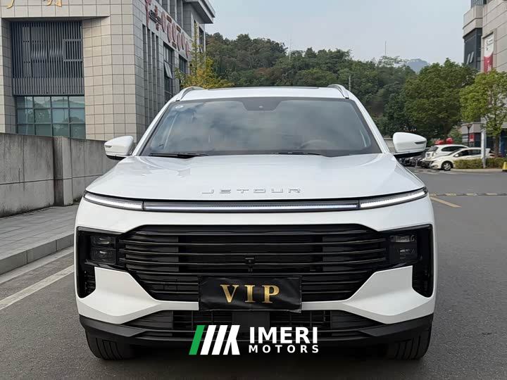 Jetour X70 PLUS 1.5T Luxury 5-Seater - ავტომობილი ჩინეთიდან