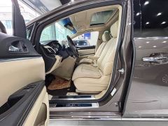 Buick GL8 Land Executive Cabin 652T Luxury - ფოტო 8