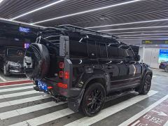 Land Rover Defender 110 3.0T P400 Dark Edition - фото 15