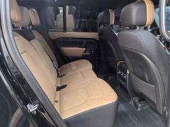 Land Rover Defender 110 3.0T P400 Dark Edition - фото 7