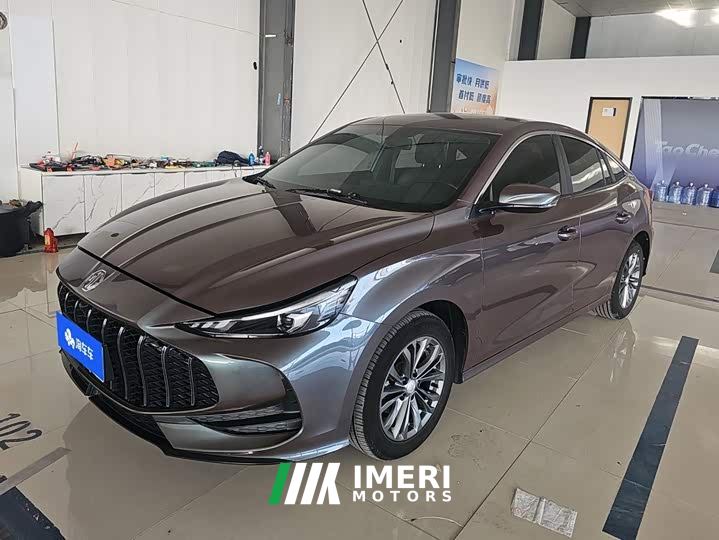 MG5 180DVVT Global Premier Edition - автомобиль из Китая