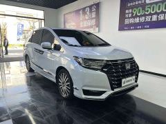 Honda Odyssey 2.0L e:HEV Luxury - ფოტო 3