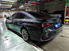 Lexus ES 300h Executive Edition - ფოტო 10