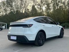 Tesla Model Y Rear-Wheel Drive - ფოტო 14