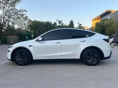 Tesla Model Y Rear-Wheel Drive - ფოტო 18