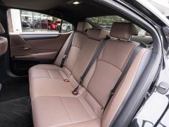 Lexus ES 300h Premium Edition - photo 12