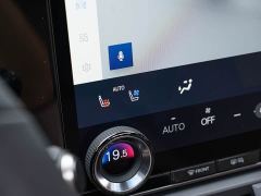 Lexus ES 300h Premium Edition - photo 16