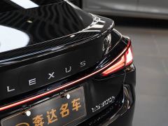 Lexus ES 300h Premium Edition - photo 7