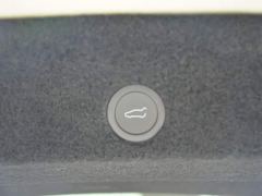 Tesla Model Y L Long Range All-Wheel Drive - ფოტო 11