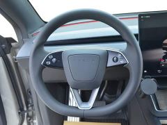 Tesla Model Y L Long Range All-Wheel Drive - ფოტო 8