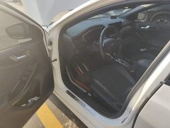 Ford Focus Hatchback EcoBoost 180 Automatic ST Line - ფოტო 12
