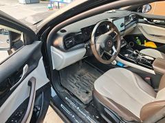 BYD Qin PLUS Glory Edition DM-i 55KM Leading - ფოტო 12