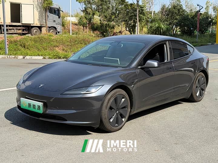 Tesla Model 3 Rear-Wheel Drive