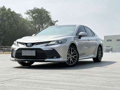 Toyota Camry Hybrid Luxury - фото 1