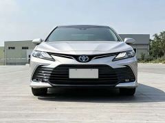 Toyota Camry Hybrid Luxury - фото 2