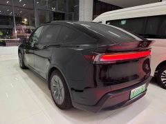 Tesla Model Y L Long Range All-Wheel Drive - ფოტო 3