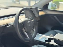 Tesla Model Y Rear-Wheel Drive - ფოტო 3