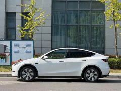 Tesla Model Y Rear-Wheel Drive - ფოტო 5