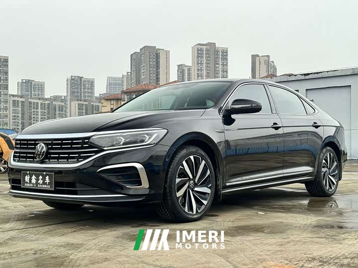 Volkswagen Passat Facelift 330TSI Luxury - ავტომობილი ჩინეთიდან