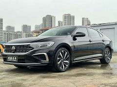 Volkswagen Passat Facelift 330TSI Luxury - ფოტო 1