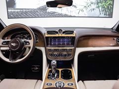 Bentley Bentayga 4.0T V8 Long Wheelbase Elegance Edition - фото 8
