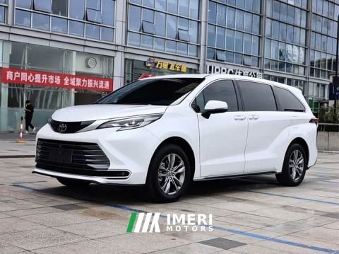 2025 Toyota Sienna 2.5L Hybrid AWD Premium Edition