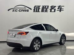 Tesla Model Y Rear-Wheel Drive - ფოტო 3