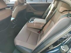 Lexus ES 300h Excellence Edition - ფოტო 16