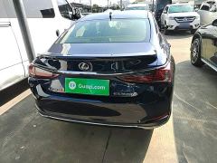 Lexus ES 300h Excellence Edition - ფოტო 5