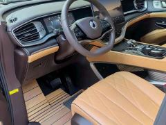 Denza D9 DM-i 980 Four-Wheel Drive Premium - фото 4