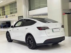 Tesla Model Y Long Range All-Wheel Drive - ფოტო 3