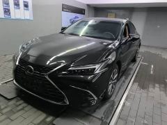 Lexus ES 300h Premium Edition - фото 1