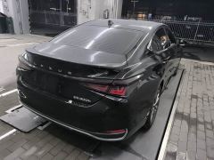 Lexus ES 300h Premium Edition - фото 6