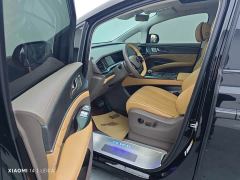 Denza D9 DM-i 970 AWD Flagship - фото 4