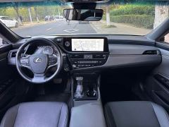 Lexus ES 200 Excellence Edition - ფოტო 14